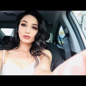 Meet your Posher, Monique